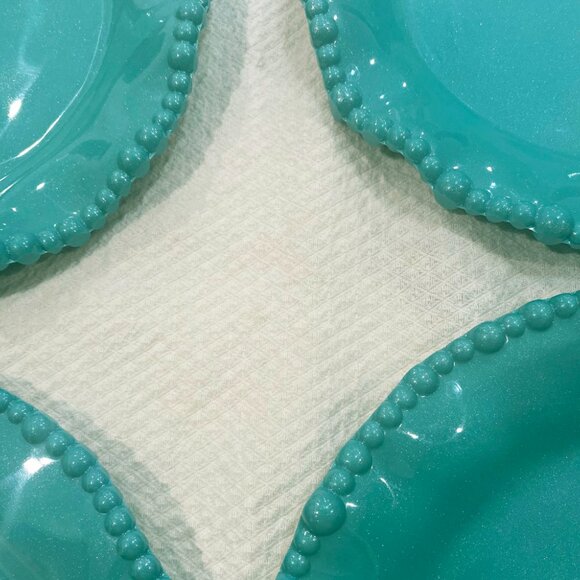 Rachel Ashwell Set of 4 Plates 9" Lunch Salad Teal Shimmery Beaded Ruffled Edge - Picture 3 of 6